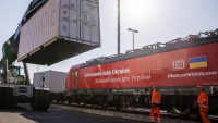 Ukrajina traži rešenje za izvoz žitarica zbog blokiranih morskih luka - prve zalihe kukuruza za Poljsku isporučili vozom