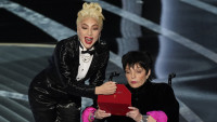 Prijatelj Lajze Mineli tvrdi da je glumica bila "primorana" da se pojavi u invalidskim kolicima na dodeli Oskara