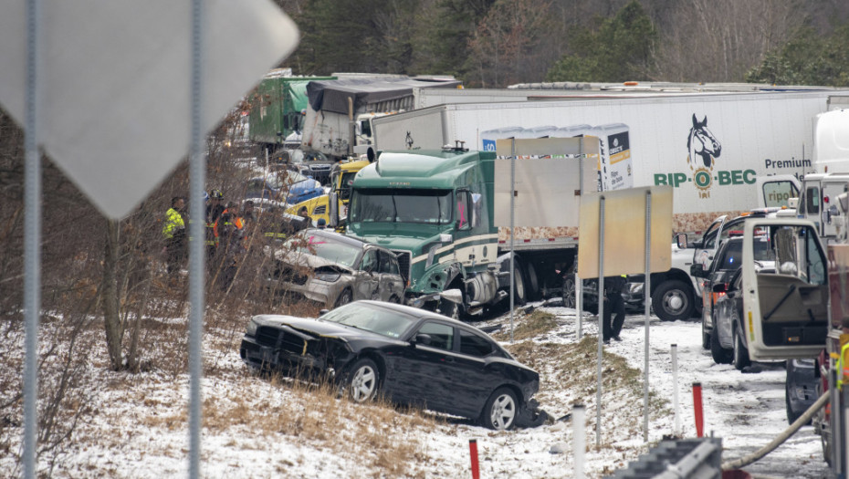 Lančani sudar u Pensilvaniji: 20 osoba u bolnici, oko 40 vozila na auto-putu uništeno