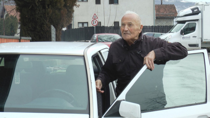 Najstariji aktivni vozač u Srbiji mora da  se odrekne volana: Odbili da mu produže dozvolu u 95. godini