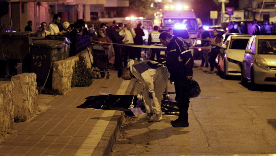 Najmanje pet osoba poginulo u pucnjavi istočno od Tel Aviva