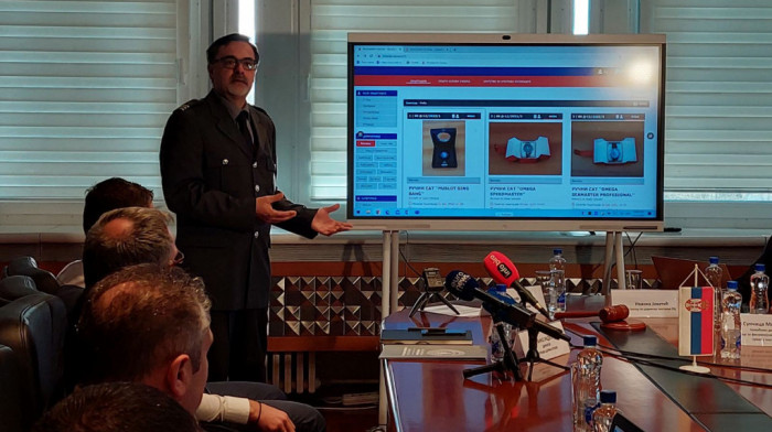 Prodat prvi predmet na e-licitaciji zaplenjene robe u Srbiji: Skupoceni sat kupljen za 900.000 dinara