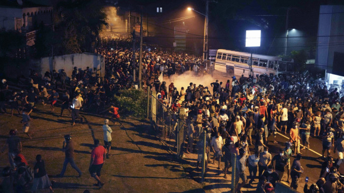 Šri Lanka: Sukob vojske i demonstranata zbog nestašice goriva, ranjeno sedmoro