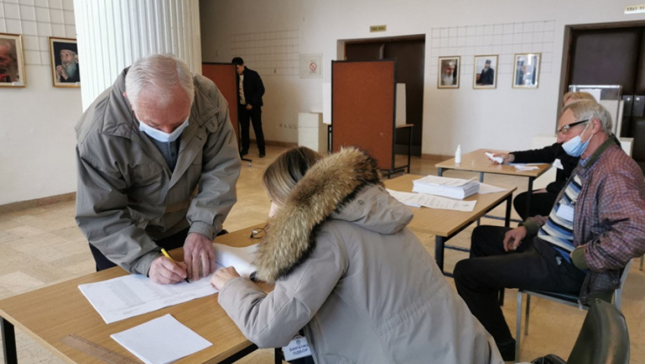 Kolika je izlaznost na izborima u Srbiji do 17 sati i po regionima do 16 sati