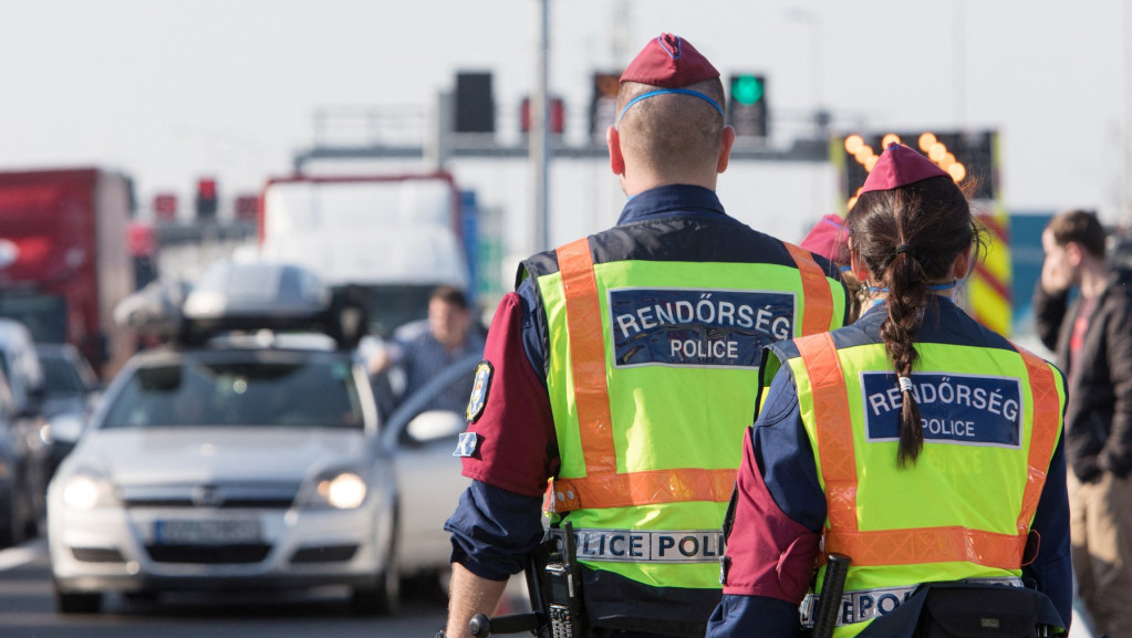 Pokušao da prokrijumčari 15 osoba u automobilu - tri osobe poginula, a 11 povređeno u nesreći u Mađarskoj