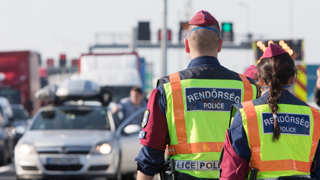 Pokušao da prokrijumčari 15 osoba u automobilu - tri osobe poginula, a 11 povređeno u nesreći u Mađarskoj