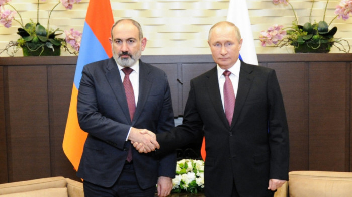 Putin i Pašinjan razgovarali telefonom: Važno je da se nastavi sprovođenje sporazuma o Nagorno-Karabahu