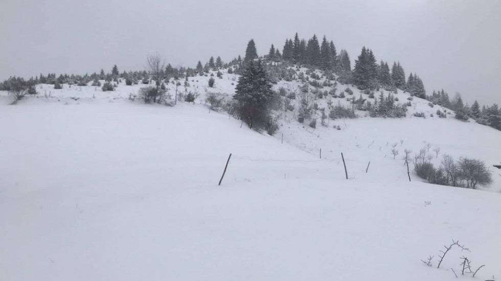 Zabeleo se region: Prvi sneg pao u Bosni i Hercegovini, prethodno pahulje provejavale u Sloveniji i Hrvatskoj (FOTO)