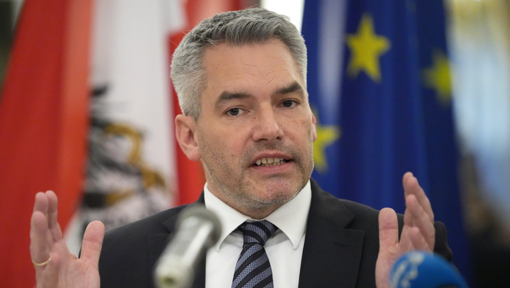 Austrijski kancelar Nehamer seldeće nedelje sa Vučićem i Orbanom o migraciji