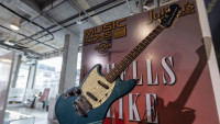 Plava gitara Kurta Kobejna na aukciji: Očekuje se da novi vlasnik izdvoji minimum 800.000 dolara