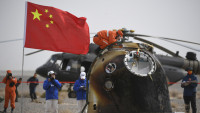 Najduža kineska svemirska misija sa ljudskom posadom: Astronauti stigli na Zemlju posle 180 dana u svemiru