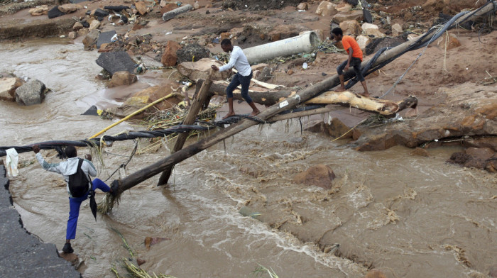 U poplavama u Južnoj Africi nastradale 443 osobe, nestale 63