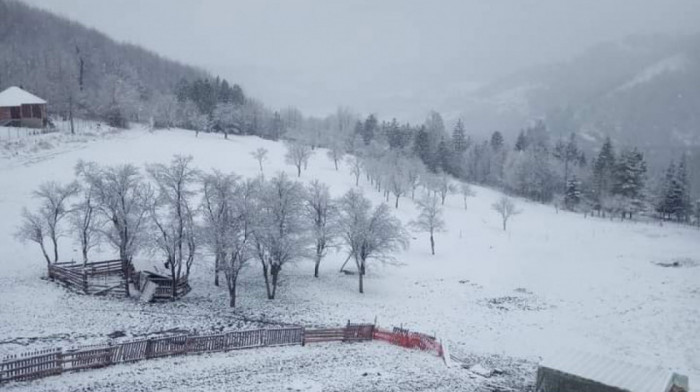 U Novoj Varoši napadao sneg - u višim delovima i do sedam centimetara