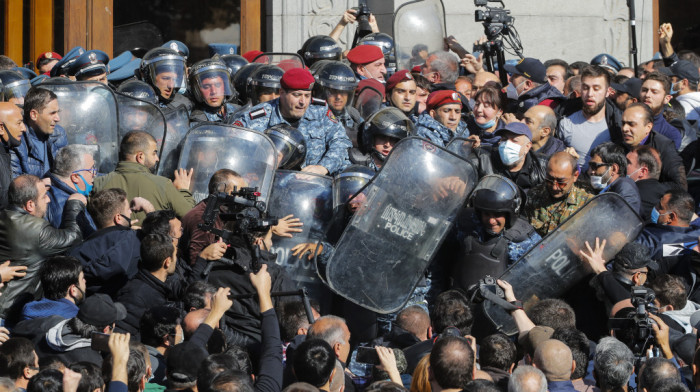 Skup podrške Nagorno-Karabahu u Jerevanu, policija sprečila podizanje šatora