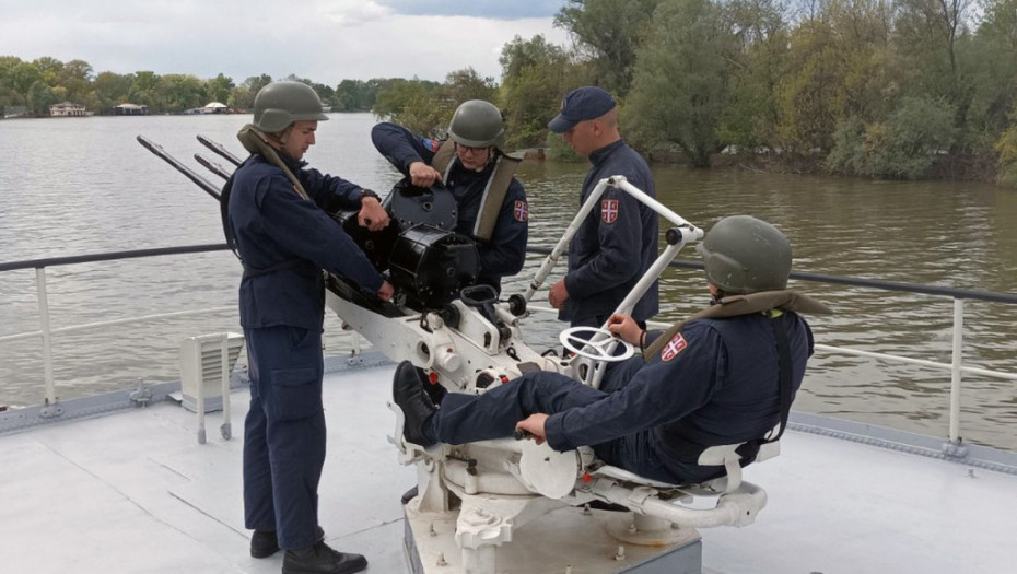 Obuka vojnika jedinica Rečne flotile na Dunavu kod Beograda i Novog Sada