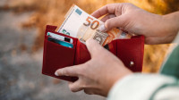 Prosečna neto plata po zaposlenom u Crnoj Gori 704 evra u martu ove godine