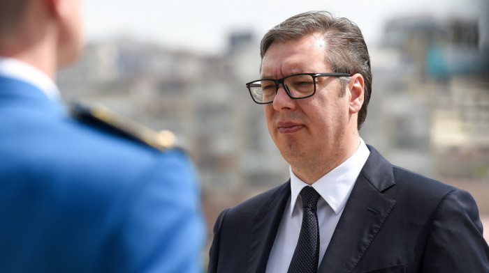 Vučić čestitao Dan Vojske Srbije: "Profesionalnost, odlučnost i posvećenost radu odlike su koje svakodnevno pokazujete"