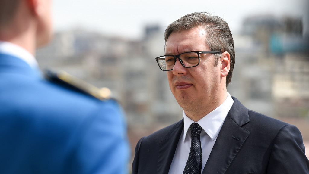 Vučić čestitao Dan Vojske Srbije: "Profesionalnost, odlučnost i posvećenost radu odlike su koje svakodnevno pokazujete"