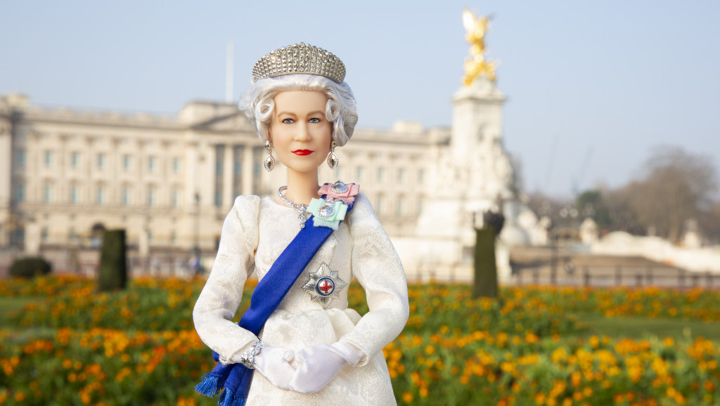 Barbi lutke sa likom kraljice Elizabete rasprodate za tri sekunde: Cveta tržište suvenira kraljevske porodice