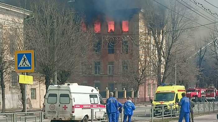 Najmanje pet osoba poginulo u požaru u zgradi Ministarstva odbrane Rusije