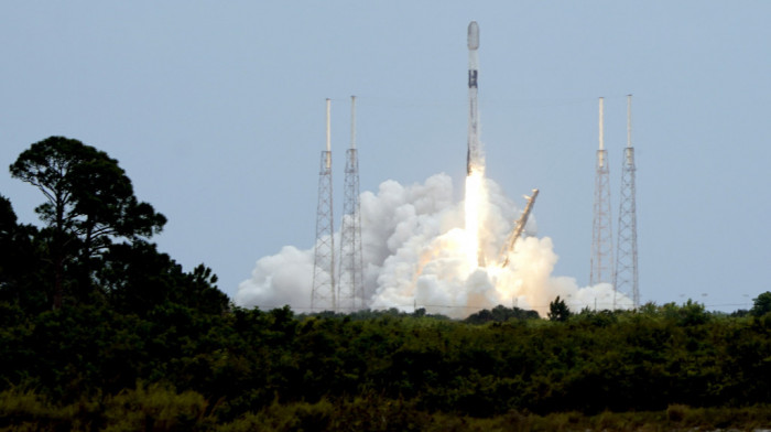 Kompanija Space X lansirala raketu Falkon 9