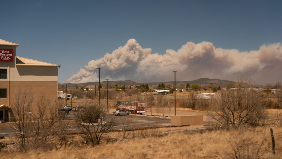 U Novom Meksiku besni šumski požar, hiljade ljudi evakuisano
