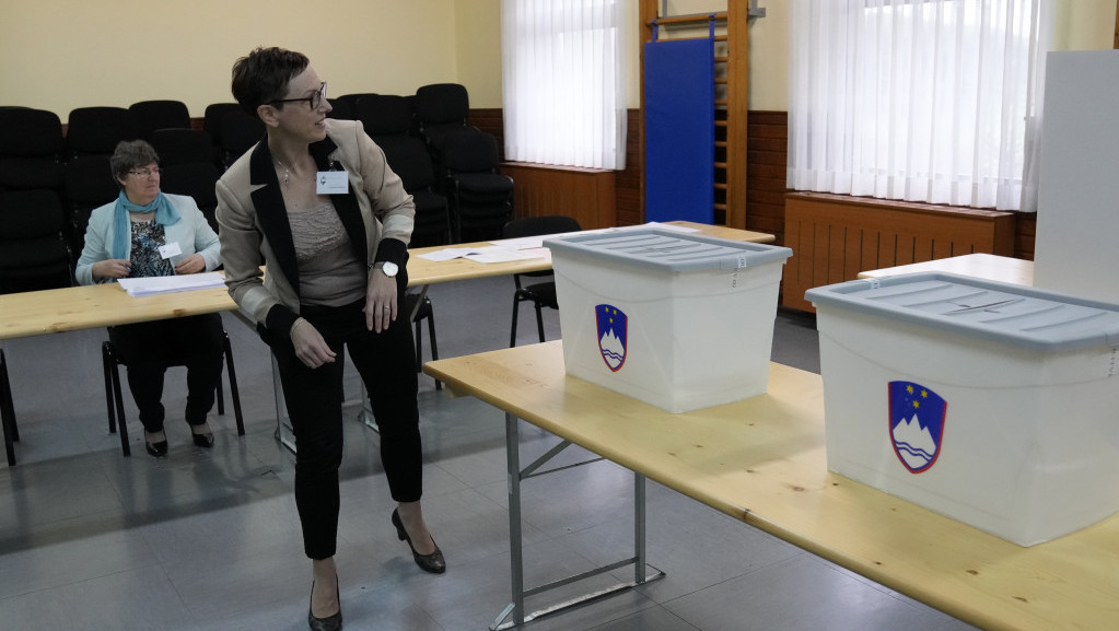 Otvorena birališta u Sloveniji, bira se novi parlament