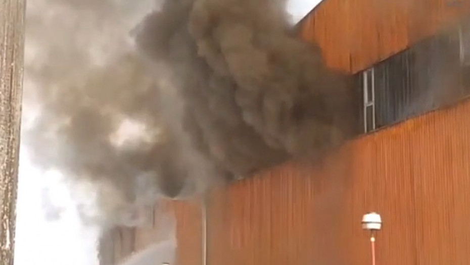 Ugašen požar u hali "Plantaža" u Podgorici, nije bilo povređenih