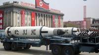 Severna Koreja na vojnoj paradi prikazala nove rakete