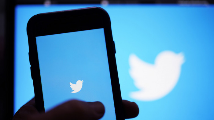 Tviter skinuo oznaku "mediji koje finansira vlada" sa naloga pojedinih medija
