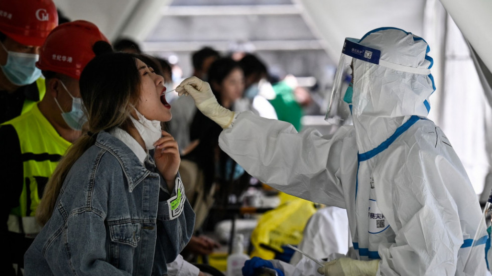 Peking testira 20 miliona stanovnika na koronavirus, redovi ispred ambulanti, vlasti zatvorile neke teretane i pozorišta