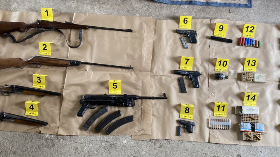 Dve osobe uhapšene u Nišu zbog sumnje da su proizvodili i prodavali oružje i eksplozive