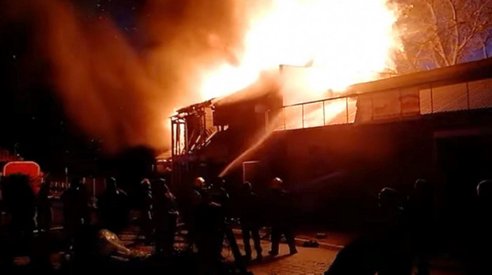 Lokalizovan veliki požar u zgradi firme Eurometal u Ivanjici