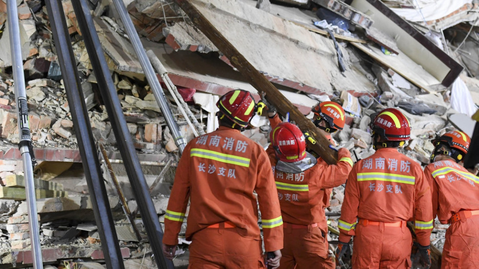 Broj žrtava u rušenju zgrade u Kini porastao na 26