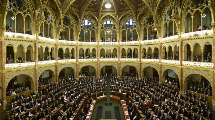 Konstituisan novi saziv mađarskog parlamenta, većinu mesta imaju Fides i Demohrišćanska stranka