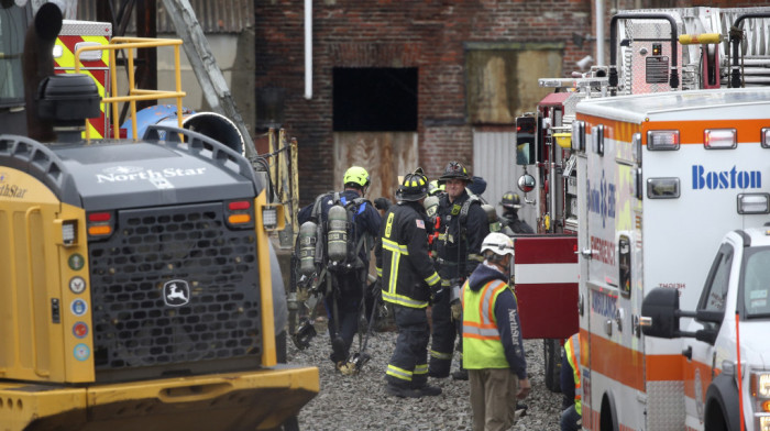 Urušila se zgrada u Bostonu, tri osobe povređene, više zarobljenih pod ruševinama