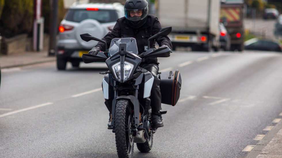 Toplo vreme i početak moto sezone: Kako motociklisti da budu što bezbedniji u saobraćaju