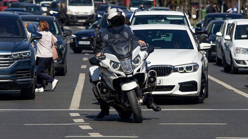 AMSS: Oprez zbog više biciklista i motociklista na putevima