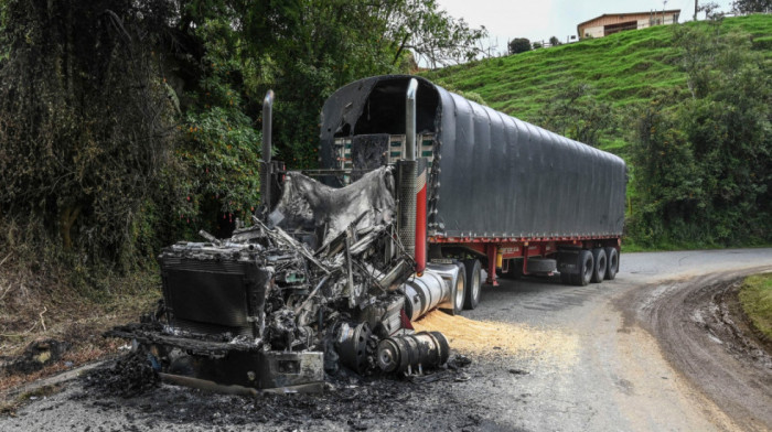 Napadi zalivskog klana na autoputevima Kolumbije: Najmanje 100 vozila uništeno, pojačane patrole u gradovima