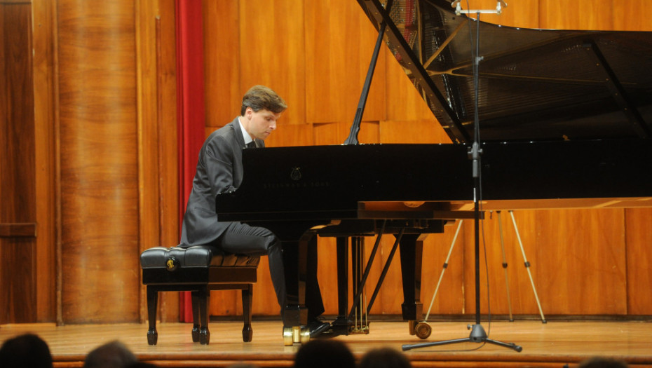 Pijanista Vladimir Miloševic održao koncert "Klavir i balet" na Kolarcu - na repertoaru "Krcko Orašćić" i "Žar ptica"