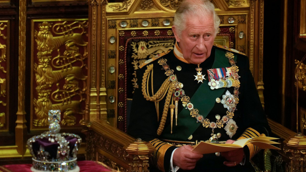 Čarls III novi monarh Ujedinjenog Kraljevstva, u oproštaju od majke poručio: Gubitak će duboko osetiti cela zemlja