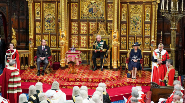 Prvi put posle šest decenija britanska monarhinja propustila ceremoniju: Princ Čarls održao "kraljičin govor"