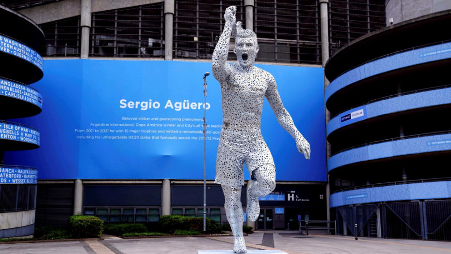 Deset godina je prošlo od najvažnijeg Sitijevog gola: Serhio Aguero dobio statuu na "Etihadu"