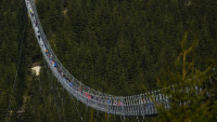 U Češkoj otvoren najduži pešački viseći most na svetu: "Most se ljulja, tako da mislite da će se nešto dogoditi"