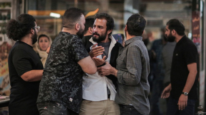Drama o poštenom dužniku, iskušenju i veri u ljude: Film "Heroj" iranskog reditelja u bioskopima Srbije