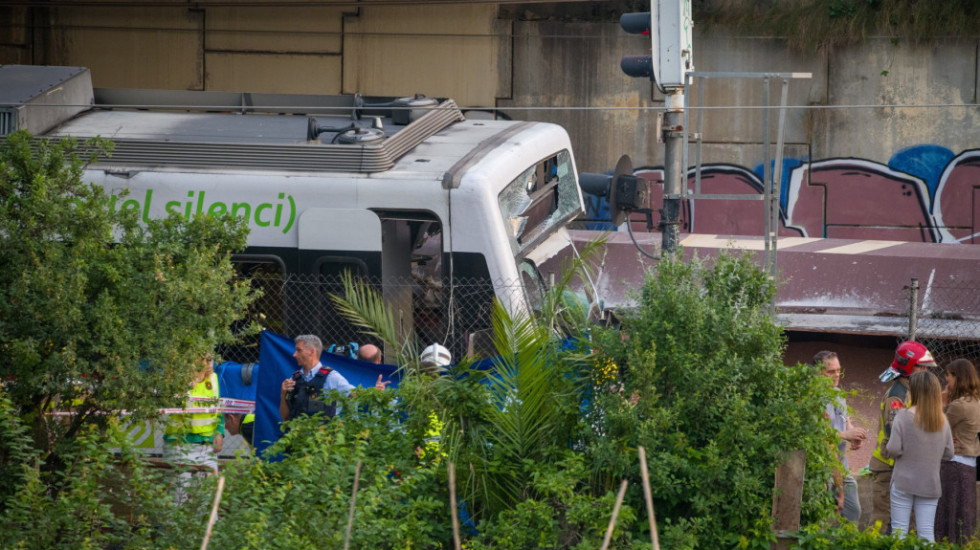 U sudaru dva voza u Barseloni poginuo mašinovođa, povređeno 85 osoba