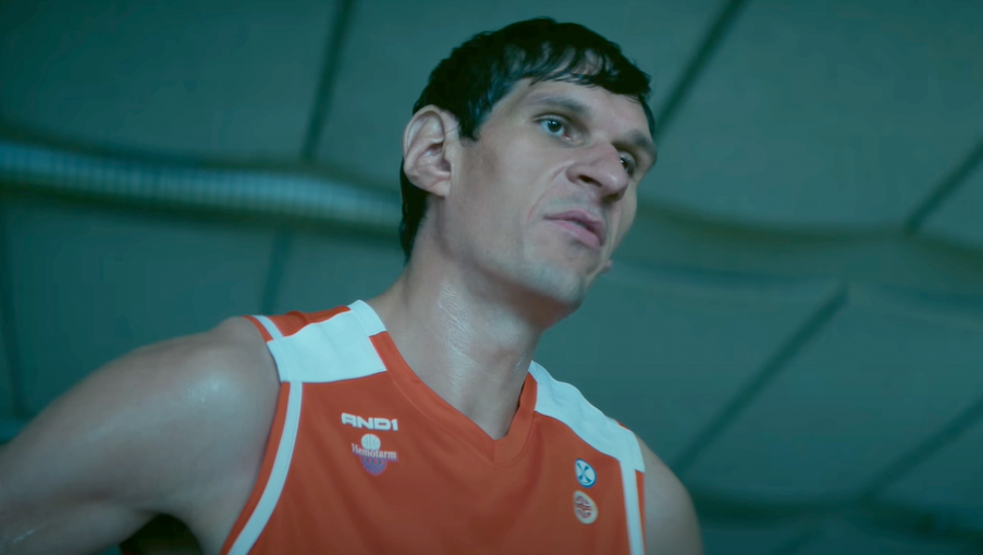 Srpski košarkaš osvaja Holivud: Boban Marjanović dobio ulogu u novom Netfliksovom filmu sa Adamom Sendlerom