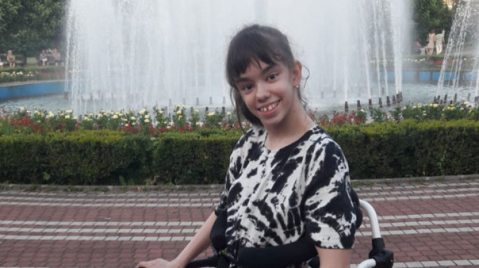 Mari (16) je potrebna naša pomoć: Hrabra devojčica se bori sa cerebralnom paralizom i mora na operaciju u SAD