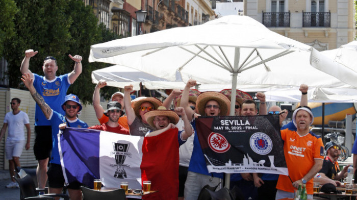 Sevilja pod opsadom: Skoro 150.000 navijača Rendžersa i Ajntrahta stiže na finale