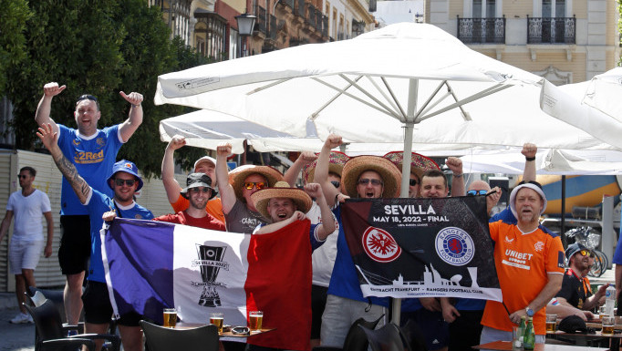 Sevilja pod opsadom: Skoro 150.000 navijača Rendžersa i Ajntrahta stiže na finale